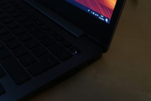 ASUS ZenBook UX331UN Einschalter